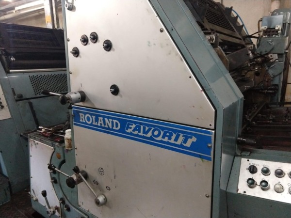 Impressora Offset Roland Favorit | 5 cores + Verniz Impressora Offset Roland Favorit | 5 cores + Verniz