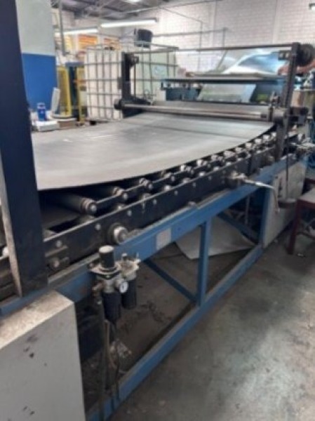 Acopladeira de Micro Ondulado (semiautomática) Radial Tecnograf Auto Micro 1250 Acopladeira de Micro Ondulado (semiautomática) Radial Tecnograf Auto Micro 1250