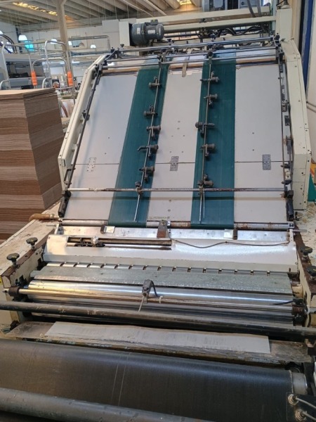 Vende-se Acopladeira de Micro Ondulado Automática Meiguang FMZ-1260 Vende-se Acopladeira de Micro Ondulado Automática Meiguang FMZ-1260