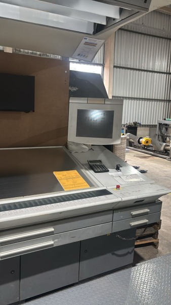 Heidelberg SPC CD 102- 6 cores + Verniz UV