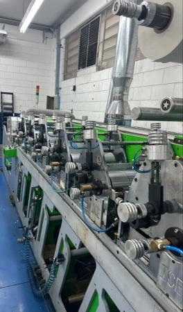 Flexográfica Kromia 260 7 cores UVs refrigeradas Flexográfica Kromia 260 7 cores UVs refrigeradas
