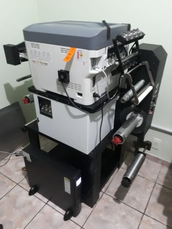 Versa Press + Label Cut, impressora digital para bobinas Versa Press + Label Cut, impressora digital para bobinas